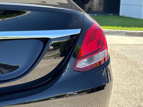 Used 2018 Mercedes-Benz C 300 Sedan image 14