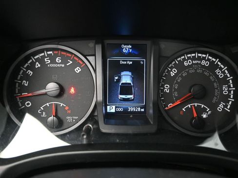 Used 2022 Toyota Tacoma SR w/ SR Convenience Package RWD image 7