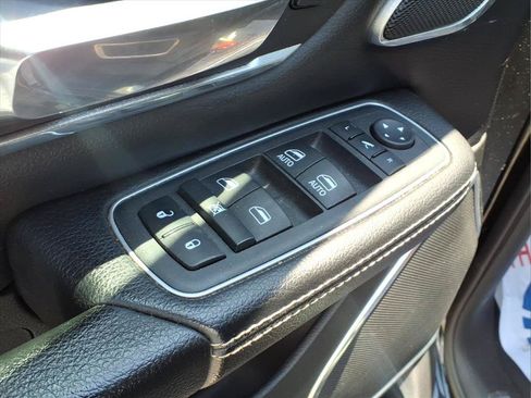 Used 2022 RAM 1500 Laramie AWD/4WD image 19