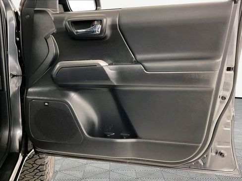 Used 2022 Toyota Tacoma TRD Off-Road w/ TRD Premium Off Road Package image 23