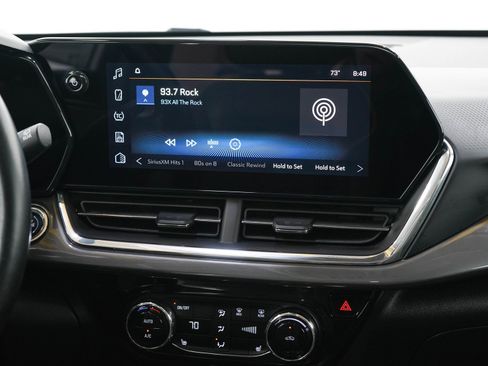 Used 2024 Chevrolet Trax ACTIV w/ Sunroof Package FWD image 17