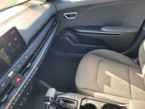 Used 2025 Kia K4 FWD image 11