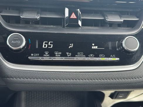 Used 2024 Toyota Corolla SE FWD image 32