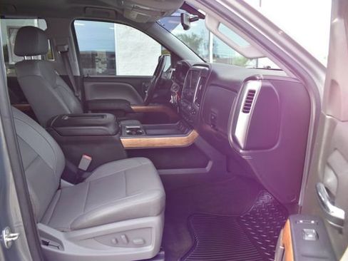 Used 2017 Chevrolet Silverado 1500 LTZ w/ Sport Package AWD/4WD image 40