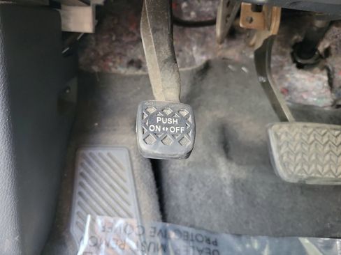 Used 2021 Toyota Camry SE image 29