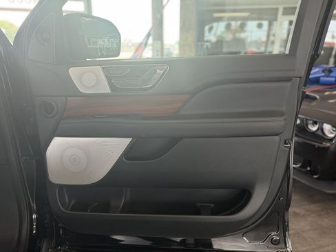 Used 2024 Lincoln Navigator Reserve AWD/4WD image 51