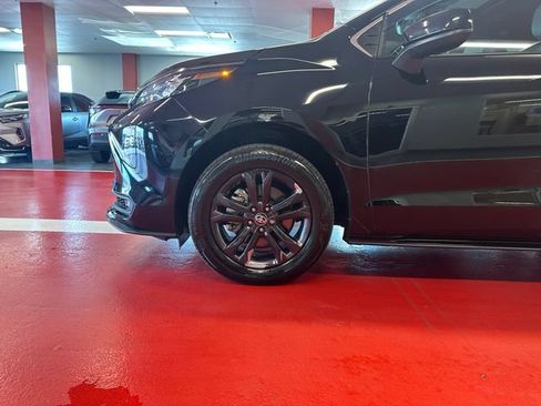 Certified 2024 Toyota Sienna XLE Woodland Edition AWD/4WD image 26