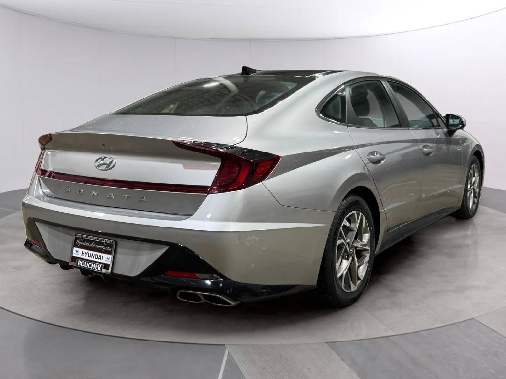 Used 2022 Hyundai Sonata SEL w/ Convenience Package FWD image 3