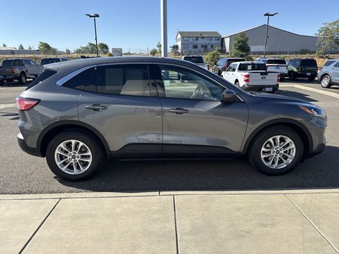 Used 2021 Ford Escape SE FWD image 6