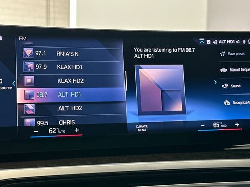 Certified 2023 BMW 330e w/ M Sport Package image 22