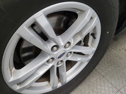 Used 2024 Ford Explorer XLT w/ Equipment Group 202A image 31