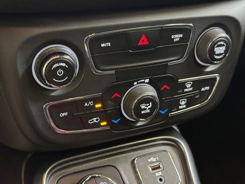 Used 2019 Jeep Compass Trailhawk AWD/4WD image 40