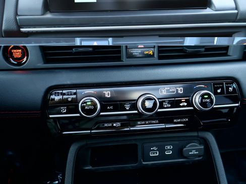 Used 2025 Honda Pilot Black Edition image 43