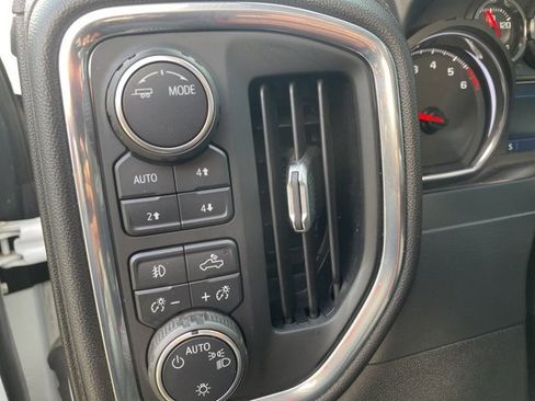 Used 2021 Chevrolet Silverado 1500 LT Trail Boss w/ Convenience Package II image 19