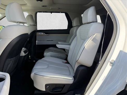 Used 2023 Hyundai Palisade Limited FWD image 14