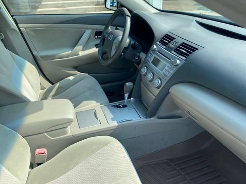Used 2011 Toyota Camry LE FWD image 7