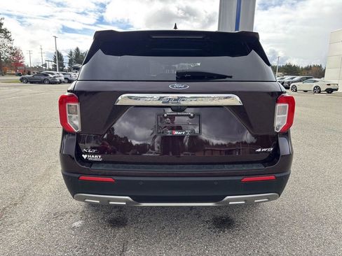 Used 2023 Ford Explorer XLT w/ Equipment Group 202A image 4