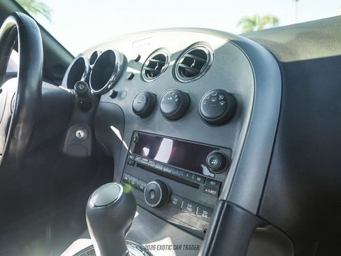 Used 2007 Pontiac Solstice Convertible w/ Premium Package image 32