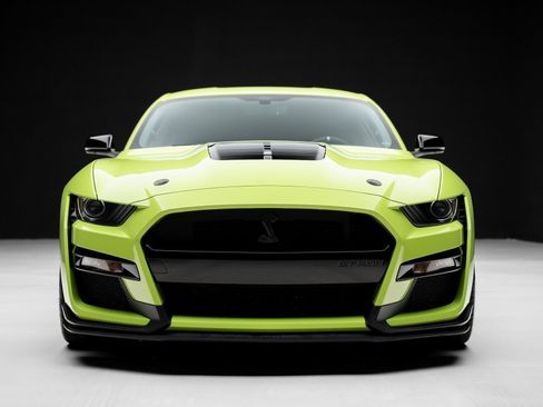 Used 2020 Ford Mustang Shelby GT500 w/ Technology Package image 7