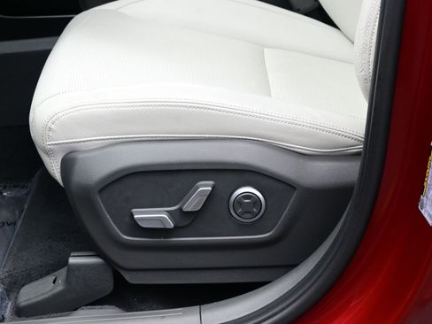 Certified 2024 Hyundai Santa Fe Limited AWD/4WD image 11