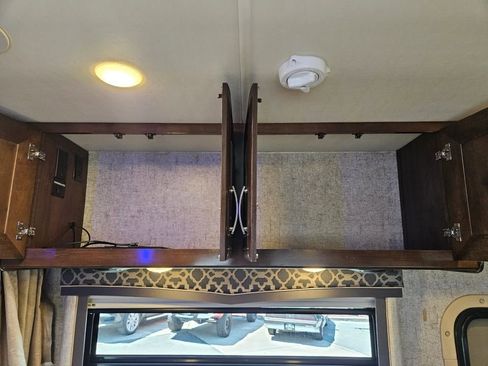 Used 2019 Ford F550 2WD Regular Cab Super Duty w/ XLT Value Package image 14