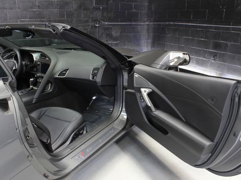 Used 2016 Chevrolet Corvette Stingray Coupe w/ 2LT Preferred Equipment Group image 34