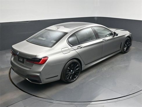 Used 2022 BMW 740i xDrive 740i xDrive w/ M Sport Package image 46