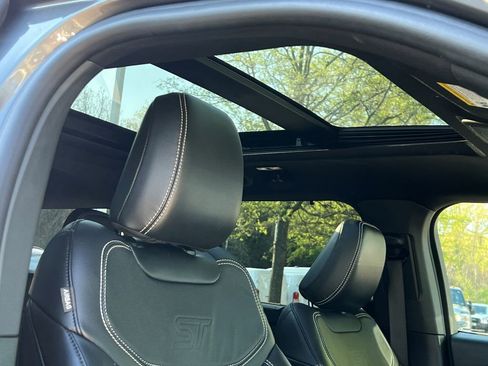 Used 2023 Ford Explorer ST w/ Equipment Group 401A image 11