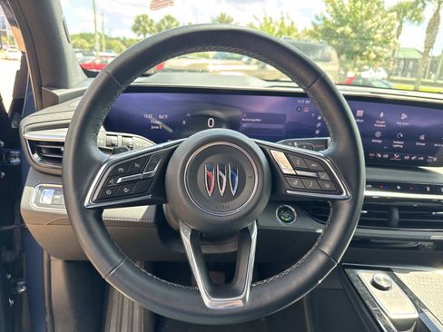 Used 2025 Buick Enclave Preferred FWD image 60