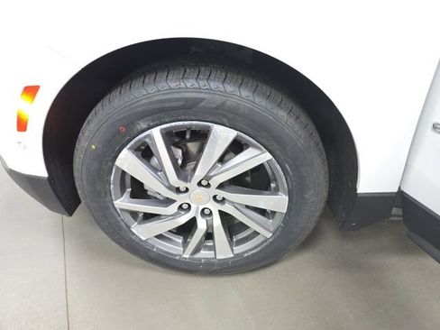 Used 2022 Chevrolet Equinox Premier FWD image 17