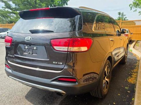 Used 2018 Kia Sorento EX FWD image 5