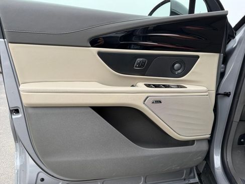 Used 2025 Lincoln Nautilus Premier w/ Equipment Group 102A image 20