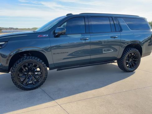 New 2026 Chevrolet Suburban Z71 w/ Z71 Off-Road Package image 4