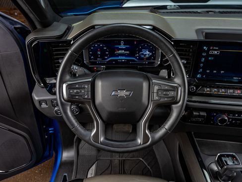 Used 2023 Chevrolet Silverado 1500 ZR2 w/ Technology Package image 15