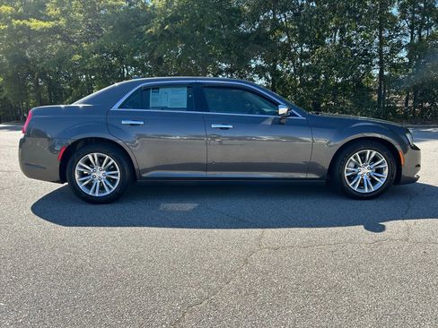 Used 2015 Chrysler 300 C image 2