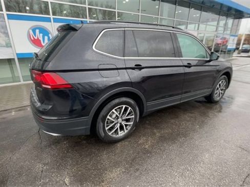 Used 2019 Volkswagen Tiguan SE w/ Panoramic Sunroof Package image 8