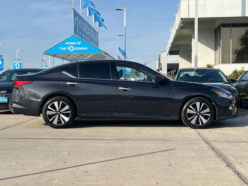 Used 2019 Nissan Altima 2.5 SV image 7