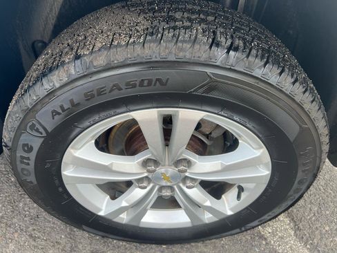 Used 2017 Chevrolet Equinox LS image 9