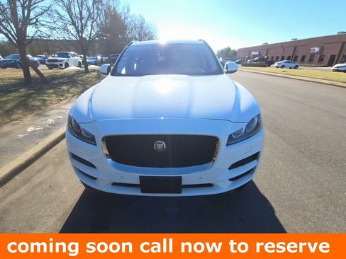 Used 2018 Jaguar F-PACE Premium image 1
