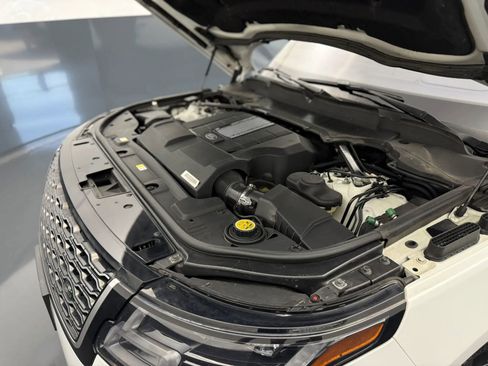 Used 2020 Land Rover Range Rover HSE image 25
