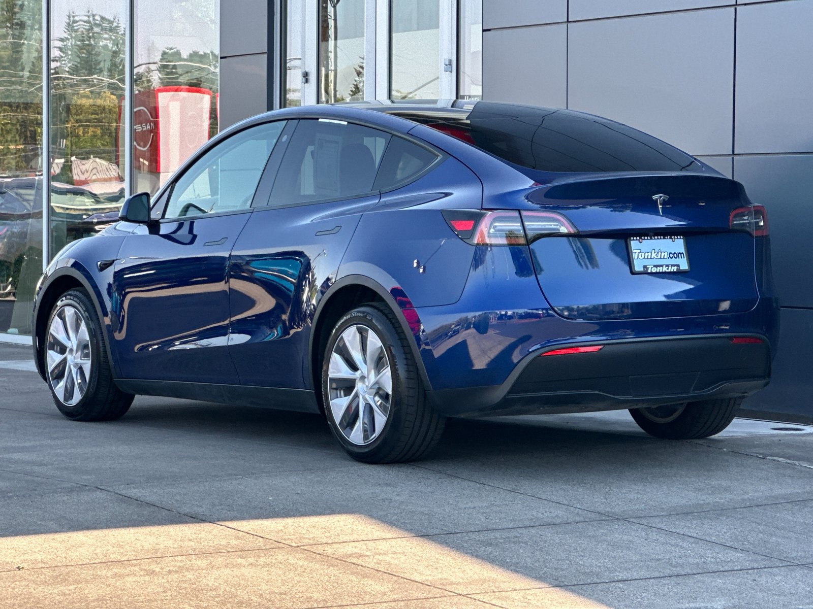 Used 2022 Tesla Model Y Long Range AWD/4WD image 6
