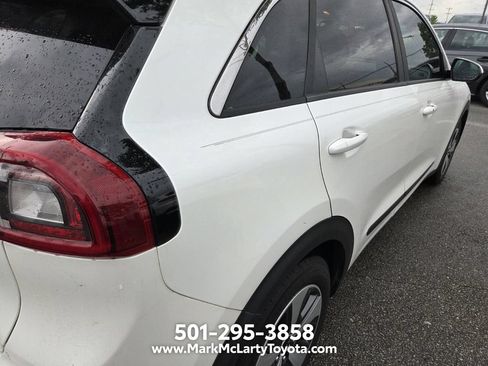 Used 2017 Kia Niro LX FWD image 10