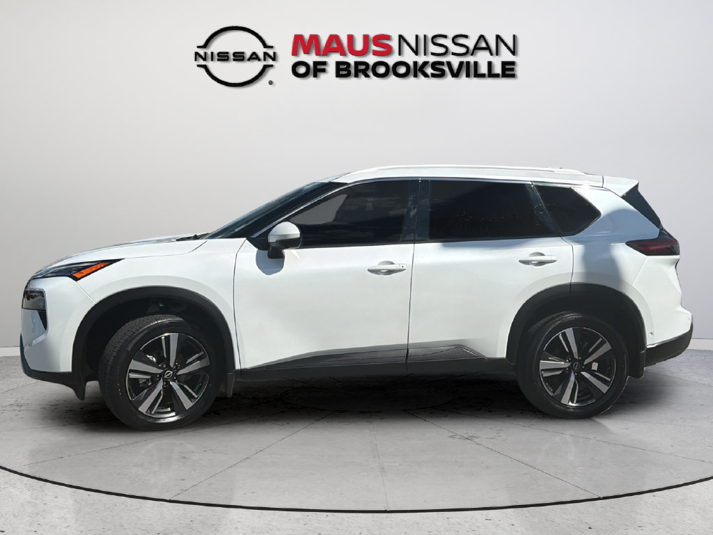 Certified 2025 Nissan Rogue SL w/ SL Premium Package FWD image 6