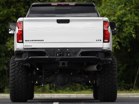 Used 2025 Chevrolet Silverado 2500 LTZ w/ LTZ Plus Package AWD/4WD image 50