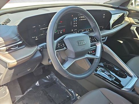 Certified 2025 Audi Q5 Premium w/ Convenience Package AWD/4WD image 10