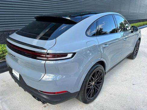 Used 2025 Porsche Cayenne S image 9