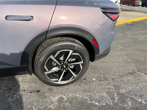 New 2026 Chevrolet Equinox EV LT image 7