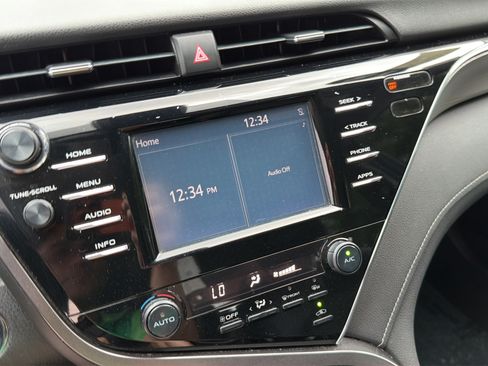 Used 2018 Toyota Camry SE w/ Convenience Package FWD image 23