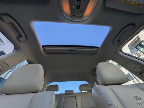 Used 2012 INFINITI M37 w/ Premium Pkg image 26