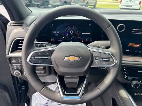 New 2026 Chevrolet Suburban Premier w/ Sun And Tow Package AWD/4WD image 19